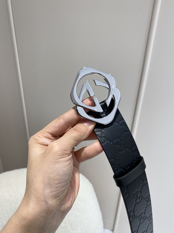 スーパーコピーグッチベルト角部分ディテール